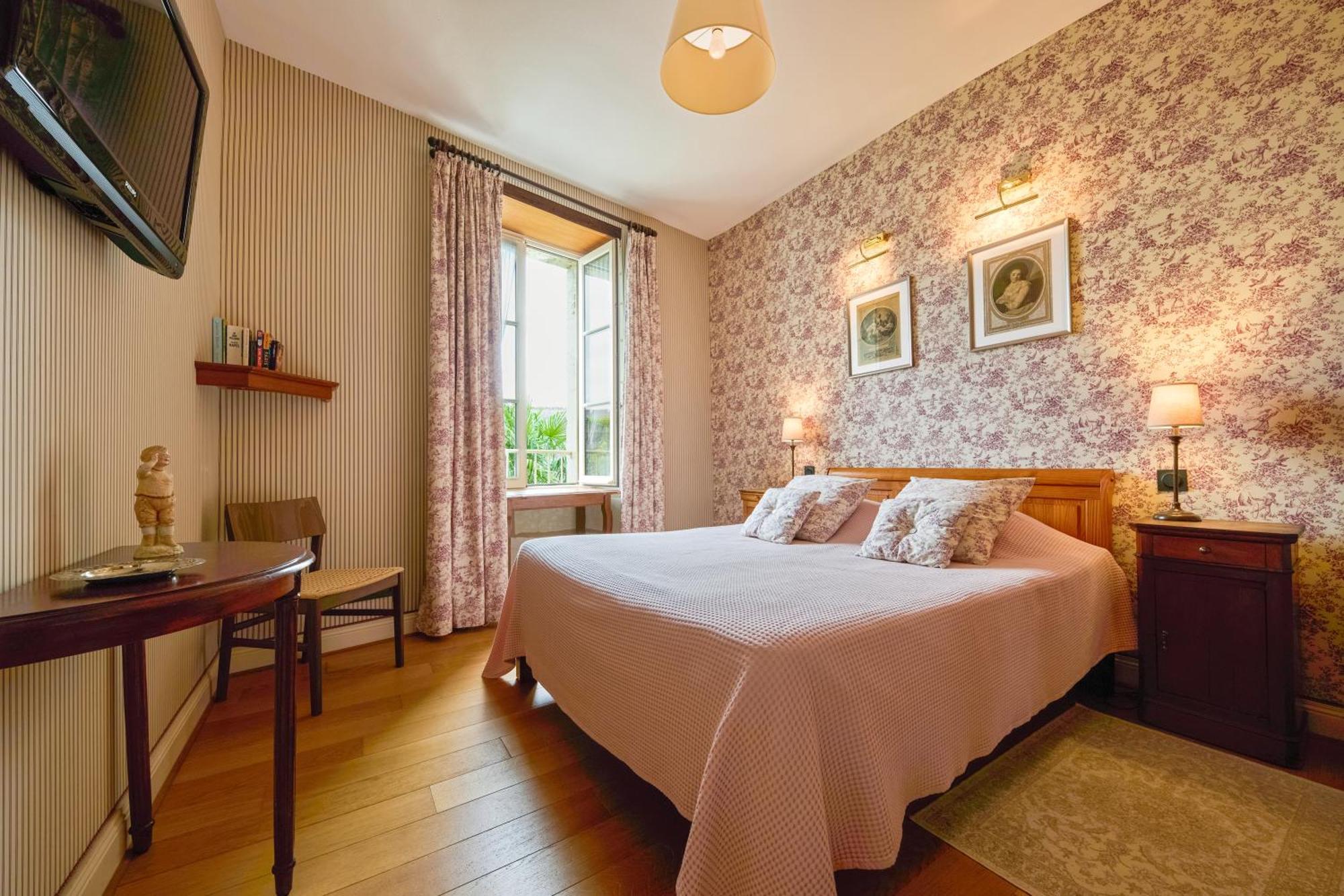 Hotel Diderot Chinon Exterior foto